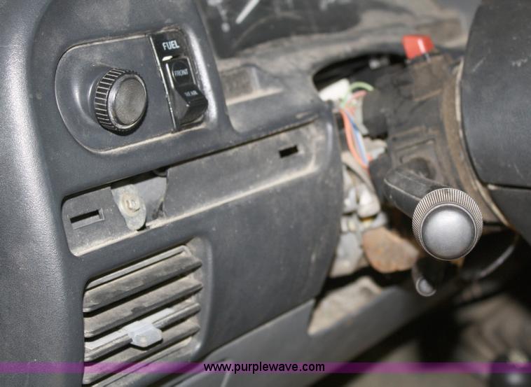 image for item A2457 1993 Ford F250 XLT supercab pickup truck