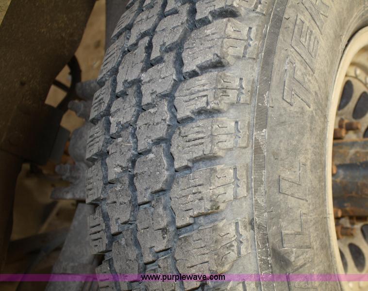 image for item A2457 1993 Ford F250 XLT supercab pickup truck