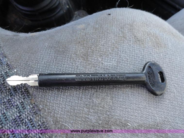 image for item A3100 1999 Ford Ranger XLT supercab pickup truck