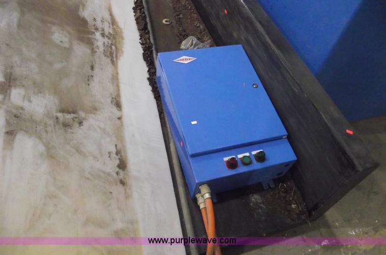 image for item A4014 2009 MDI TWA-2000-HD metal detector system