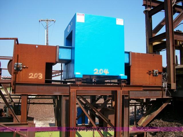 image for item A4014 2009 MDI TWA-2000-HD metal detector system