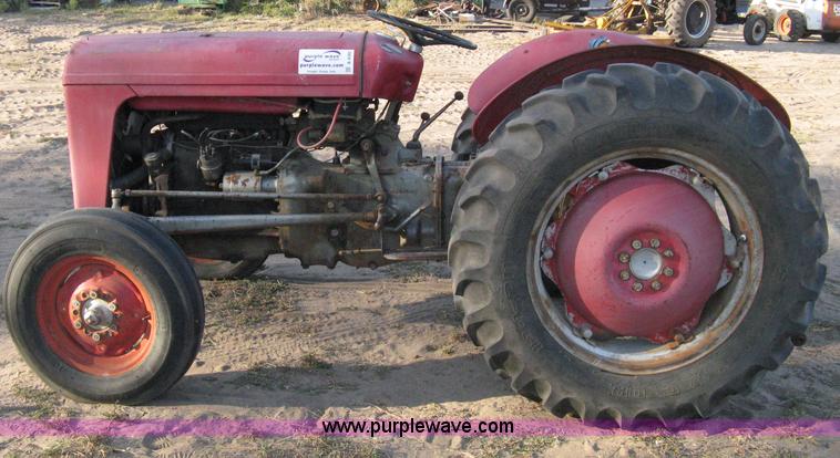 image for item A4385 Massey-Ferguson TO35 tractor