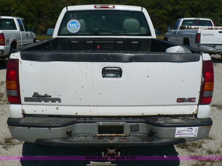 image for item A4877 2002 GMC Sierra 1500 pickup truck