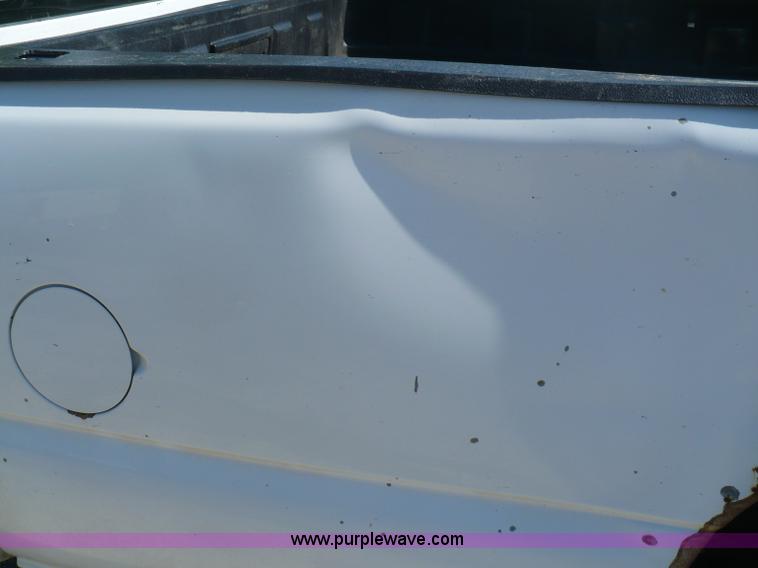 image for item A4877 2002 GMC Sierra 1500 pickup truck