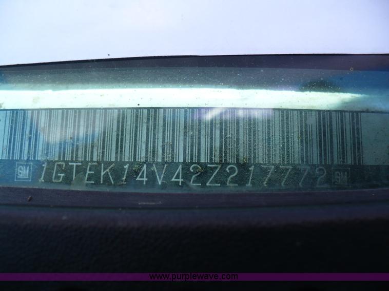 image for item A4877 2002 GMC Sierra 1500 pickup truck