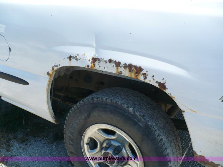 image for item A4878 2001 GMC Sierra 1500 extended cab pickup truck