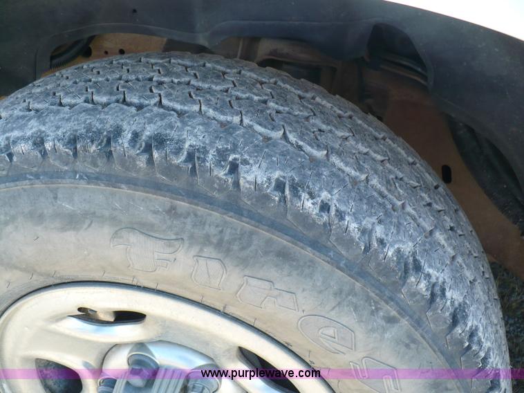 image for item A4878 2001 GMC Sierra 1500 extended cab pickup truck