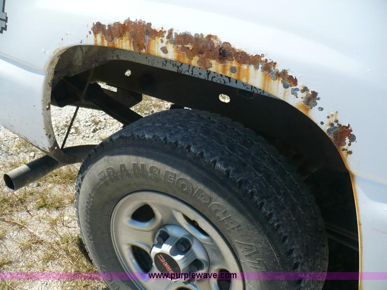 image for item A4878 2001 GMC Sierra 1500 extended cab pickup truck