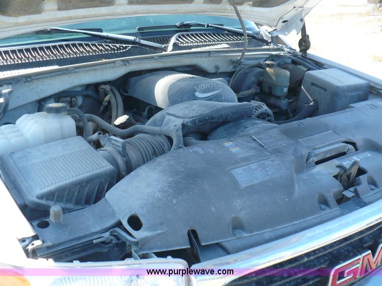 image for item A4878 2001 GMC Sierra 1500 extended cab pickup truck