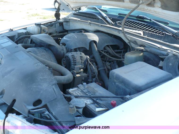 image for item A4878 2001 GMC Sierra 1500 extended cab pickup truck