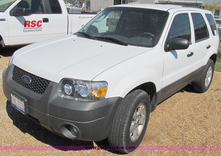 image for item B2503 2006 Ford Escape XLT SUV
