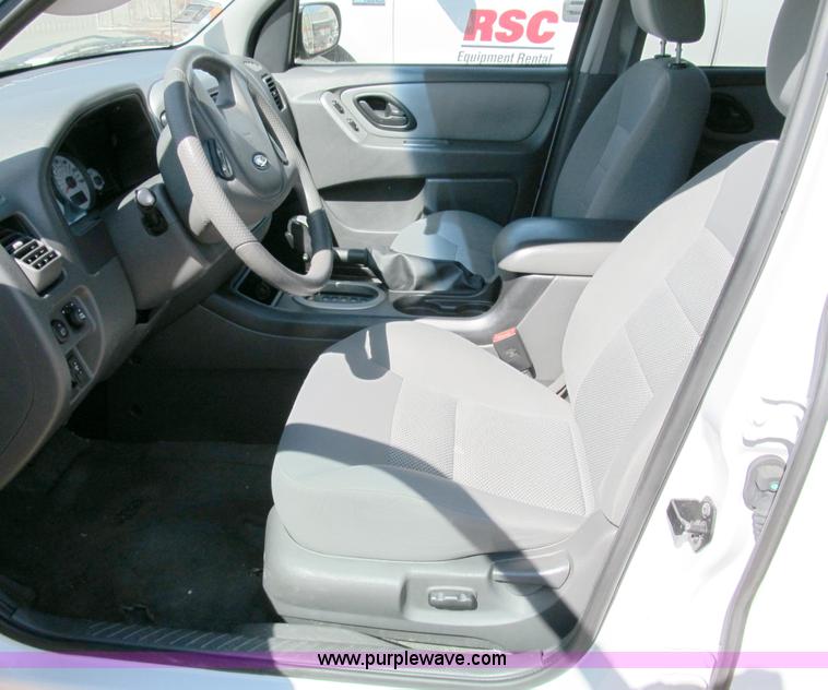 image for item B2503 2006 Ford Escape XLT SUV