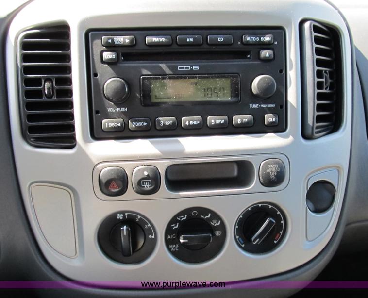 image for item B2503 2006 Ford Escape XLT SUV