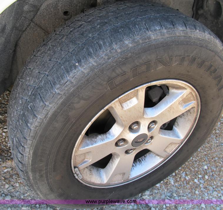 image for item B2503 2006 Ford Escape XLT SUV