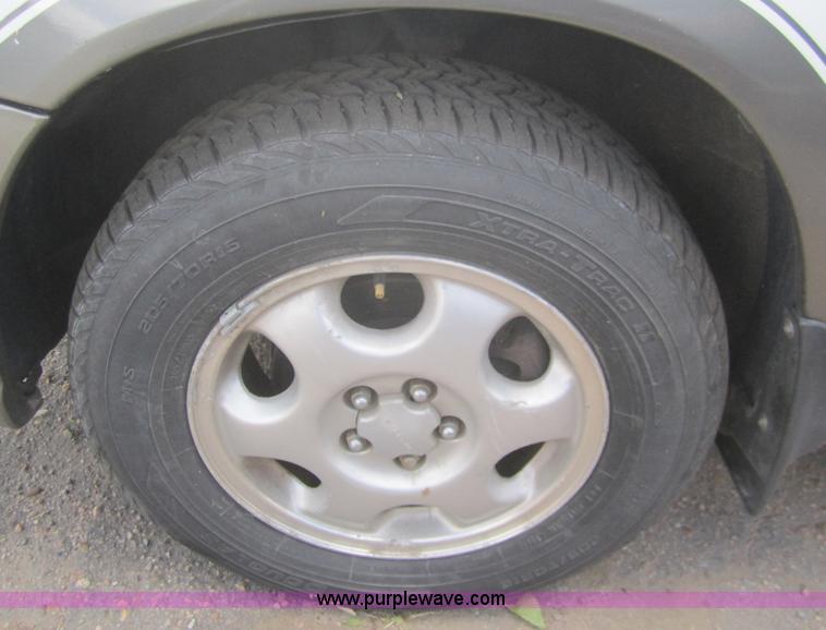 image for item B5509 1996 Subaru Legacy