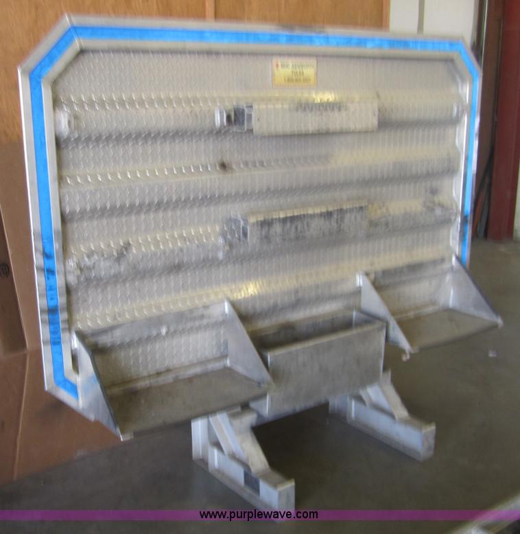 image for item B9028 Aluminum semi headache rack
