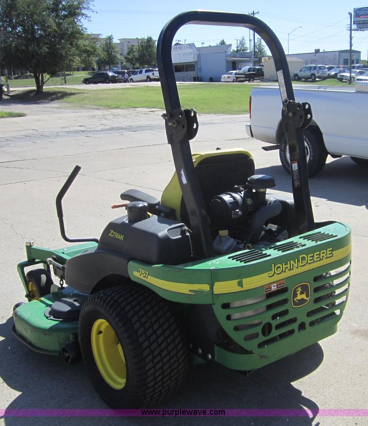 image for item B9029 2007 John Deere 757 lawn mower