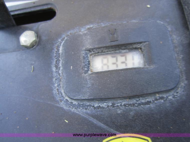 image for item B9029 2007 John Deere 757 lawn mower