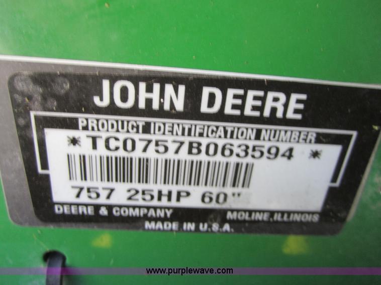 image for item B9029 2007 John Deere 757 lawn mower
