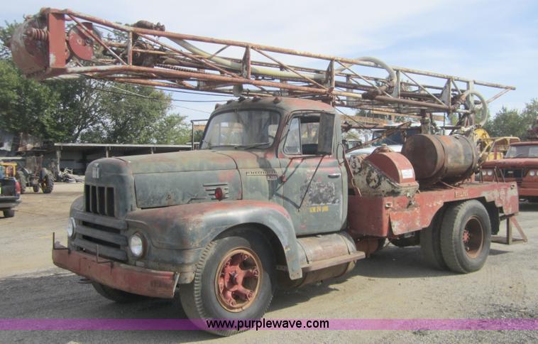 image for item C5062 1958 International R190 truck with drilling rig