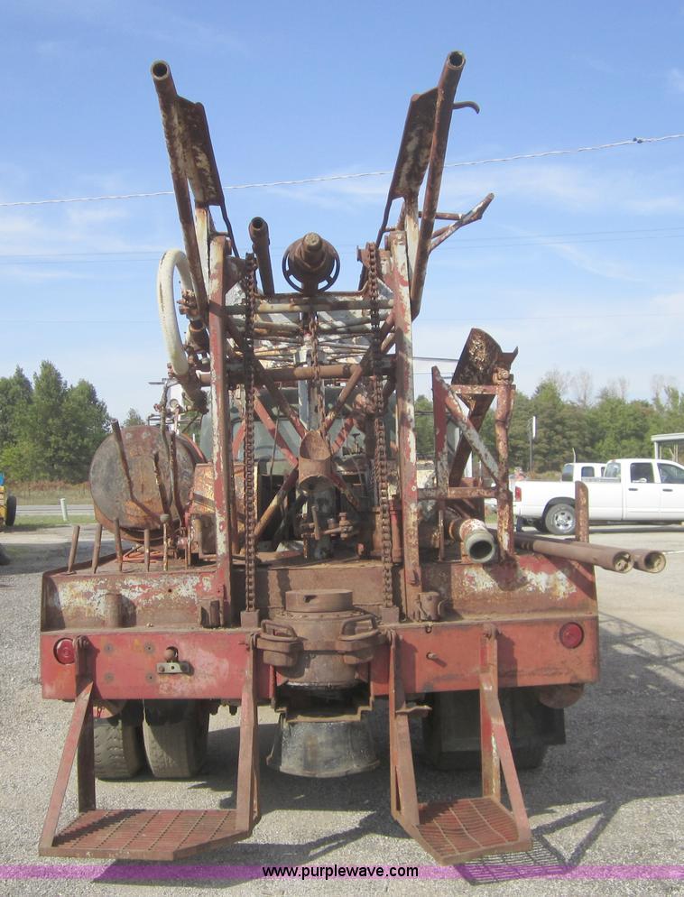 image for item C5062 1958 International R190 truck with drilling rig