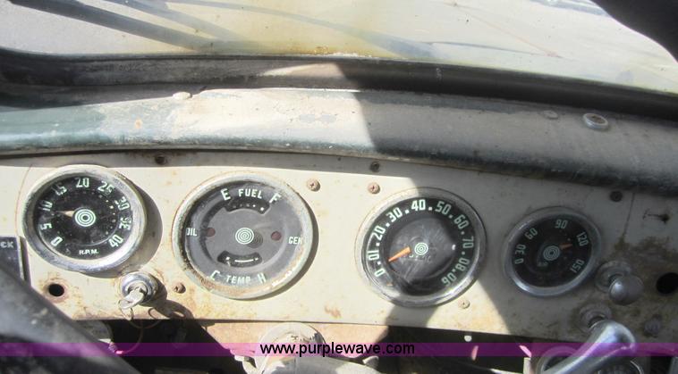 image for item C5062 1958 International R190 truck with drilling rig