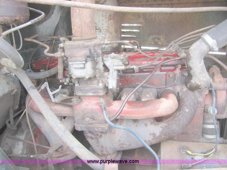 image for item C5062 1958 International R190 truck with drilling rig