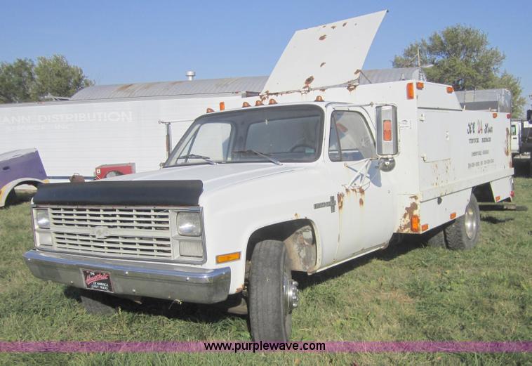 image for item C5074 1983 Chevrolet C30 service truck