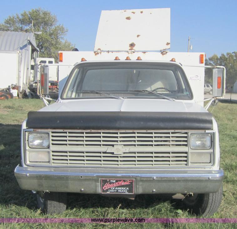 image for item C5074 1983 Chevrolet C30 service truck