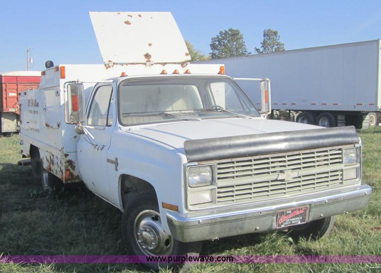 image for item C5074 1983 Chevrolet C30 service truck
