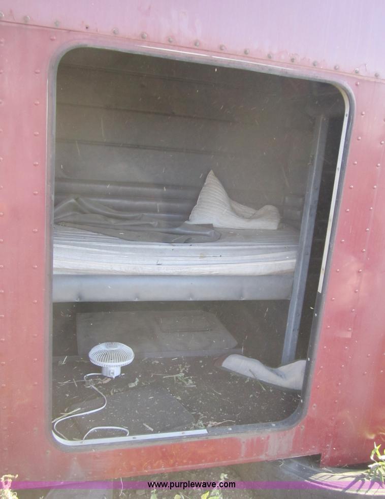 image for item C5077 1993 Peterbilt sleeper