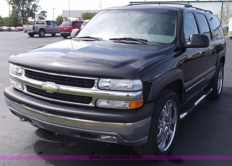 image for item C5557 2001 Chevrolet Suburban 1500 LT SUV