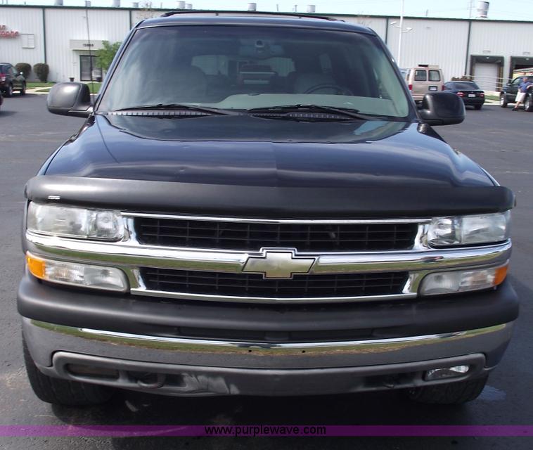 image for item C5557 2001 Chevrolet Suburban 1500 LT SUV