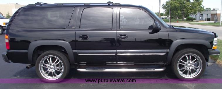 image for item C5557 2001 Chevrolet Suburban 1500 LT SUV