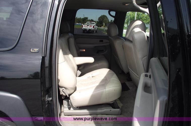 image for item C5557 2001 Chevrolet Suburban 1500 LT SUV