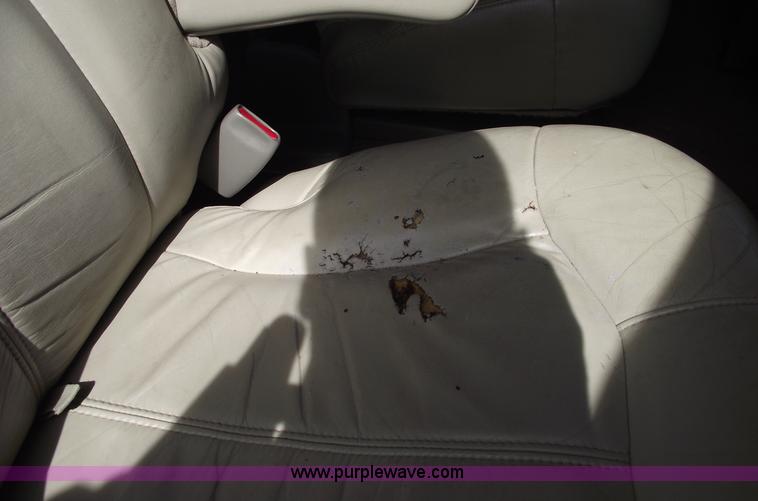 image for item C5557 2001 Chevrolet Suburban 1500 LT SUV