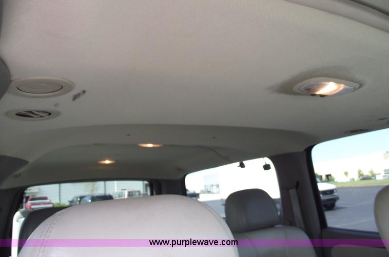 image for item C5557 2001 Chevrolet Suburban 1500 LT SUV