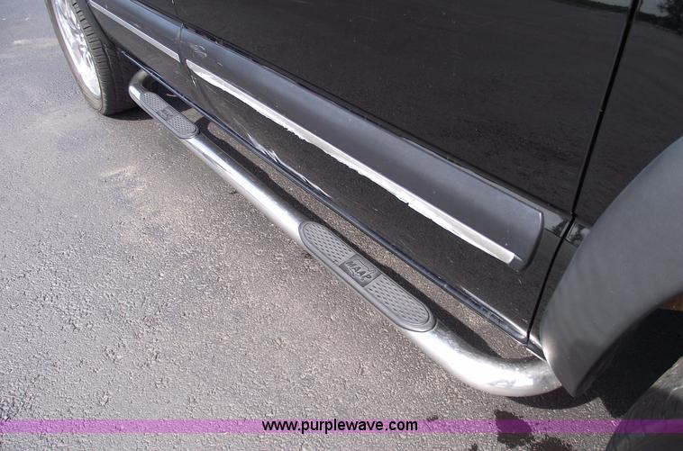 image for item C5557 2001 Chevrolet Suburban 1500 LT SUV