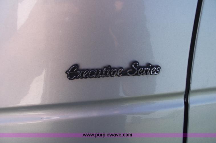 image for item C5563 1998 Lincoln Town Car Executive