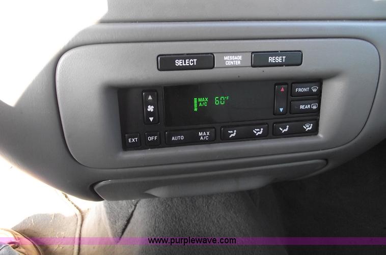 image for item C5563 1998 Lincoln Town Car Executive