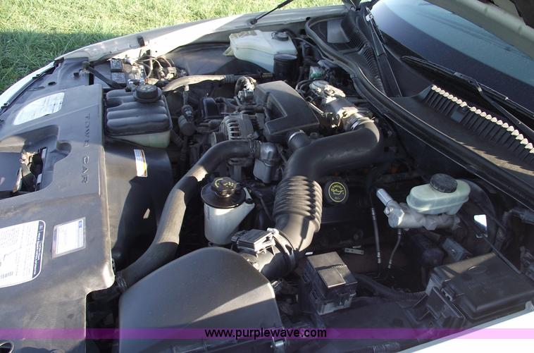 image for item C5563 1998 Lincoln Town Car Executive