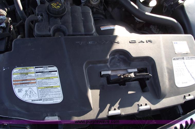 image for item C5563 1998 Lincoln Town Car Executive