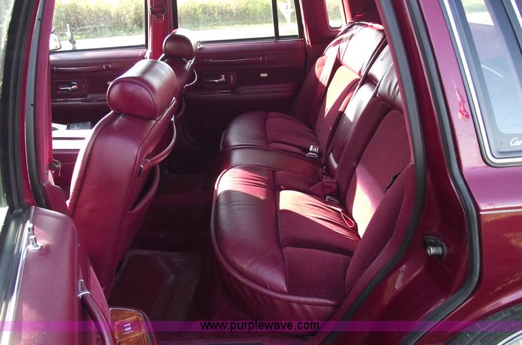 image for item C5564 1993 Lincoln Town Car Cartier