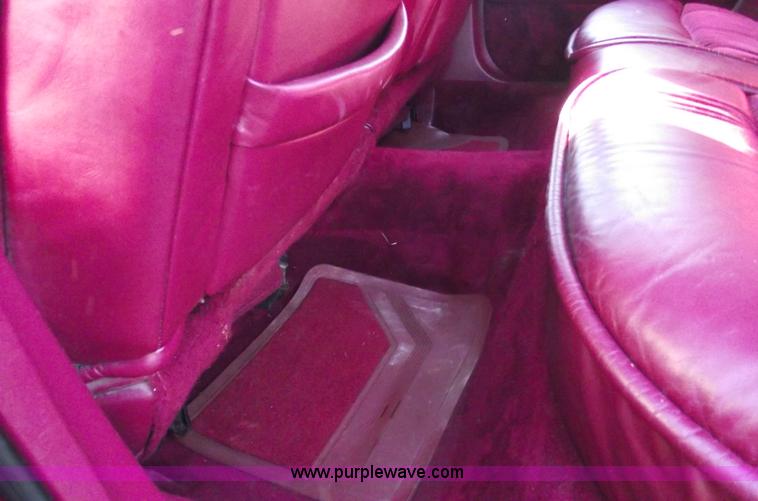 image for item C5564 1993 Lincoln Town Car Cartier