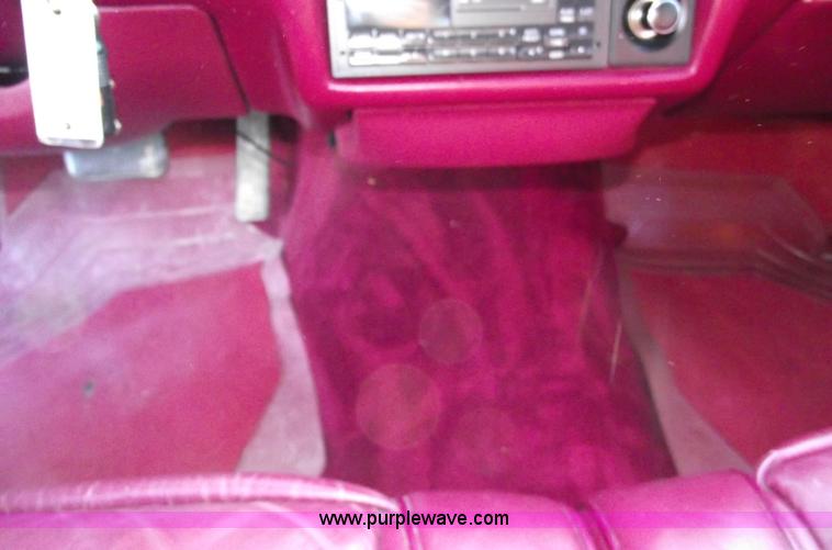 image for item C5564 1993 Lincoln Town Car Cartier