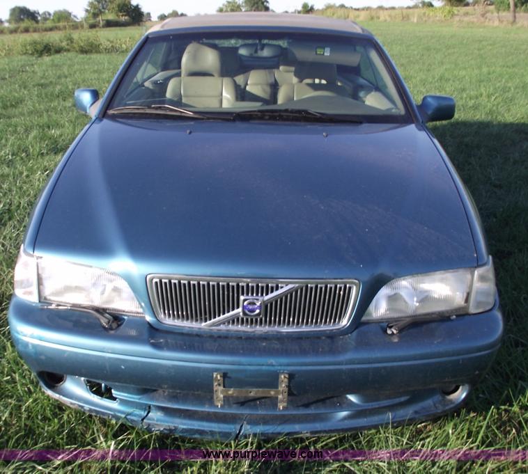 image for item C5565 1999 Volvo C70 LT convertible