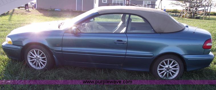 image for item C5565 1999 Volvo C70 LT convertible