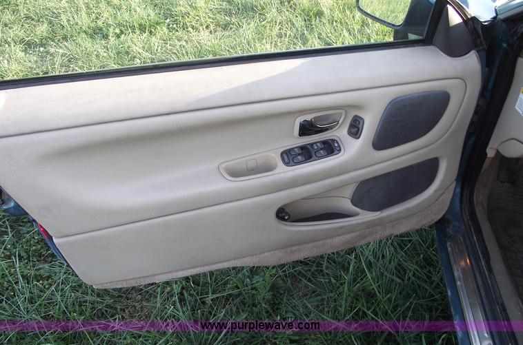 image for item C5565 1999 Volvo C70 LT convertible