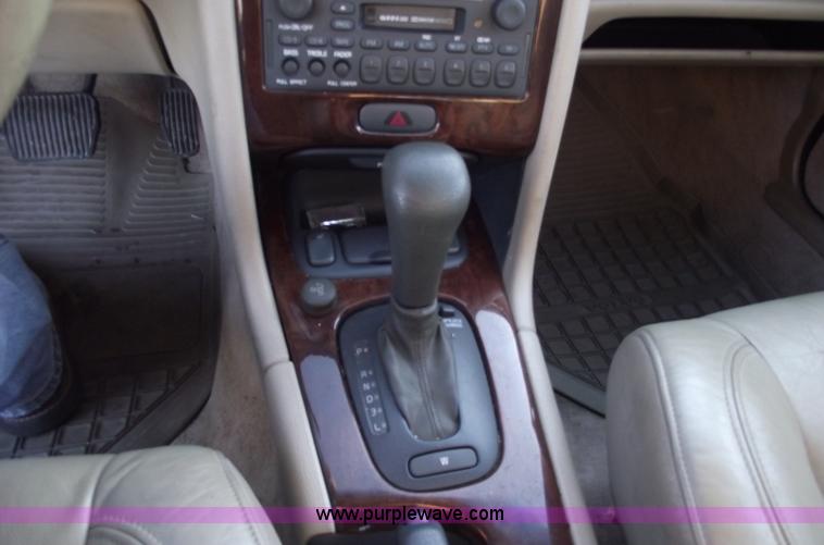 image for item C5565 1999 Volvo C70 LT convertible