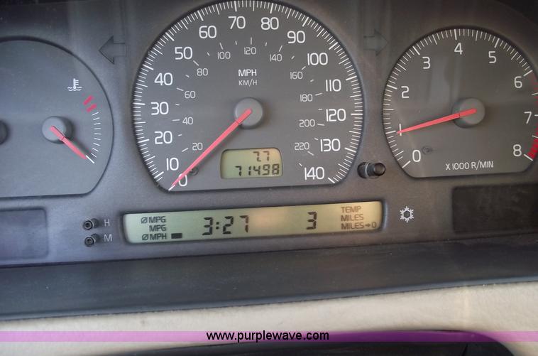 image for item C5565 1999 Volvo C70 LT convertible